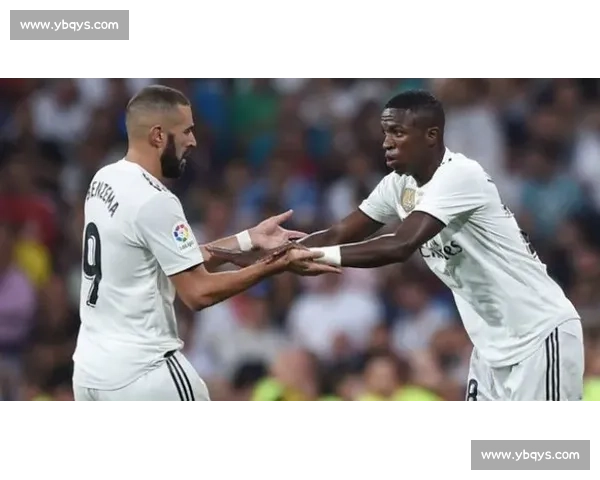 维尼修斯领衔三将抵皇马驻地 阿隆索率队冲刺世俱杯关键战